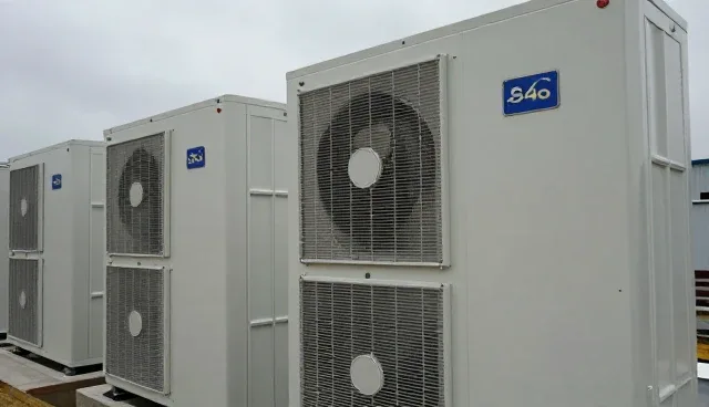石家庄网站设计:自建与外包的取舍对比